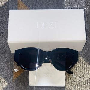 Dezi Charge It Sunglasses